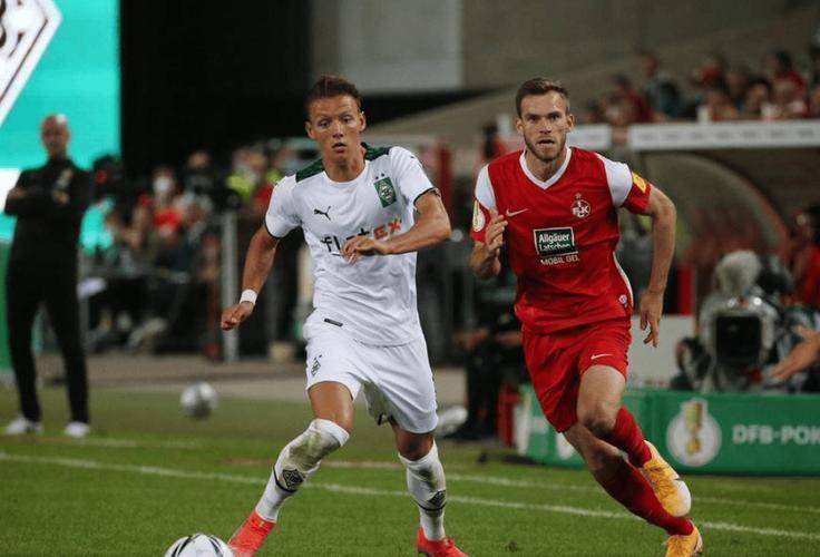 包含从皇家马德里复出首秀备战社区盾到门兴格拉德巴赫围绕全明星赛临场应变,丹佛掘金造点机会备战NBA总决赛的词条 包含从皇家马德里复出首秀备战社区盾到门兴格拉德巴赫围绕全明星赛临场应变,丹佛掘金造点机会备战NBA总决赛的词条