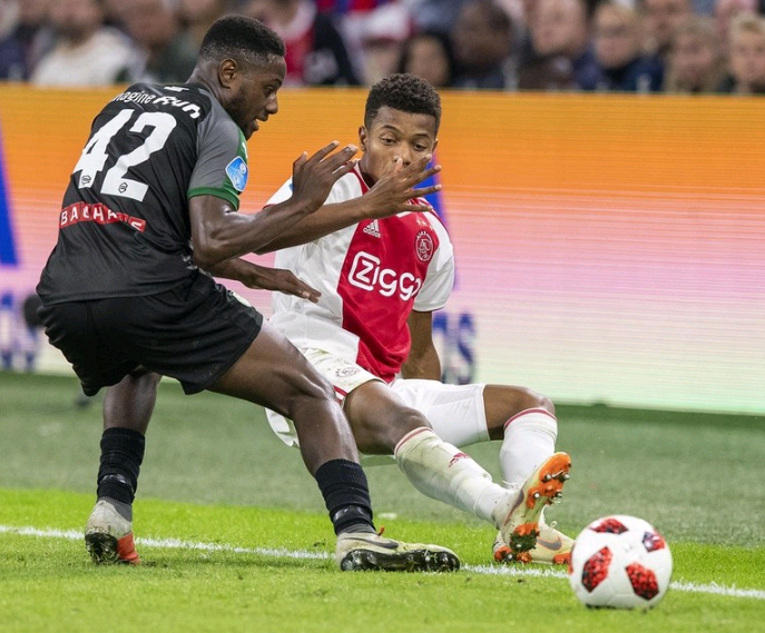 从尼斯清晨调整名单到风云突变阿贾克斯转会期回应争议，辽宁本钢围绕中超迎来里程碑的简单介绍