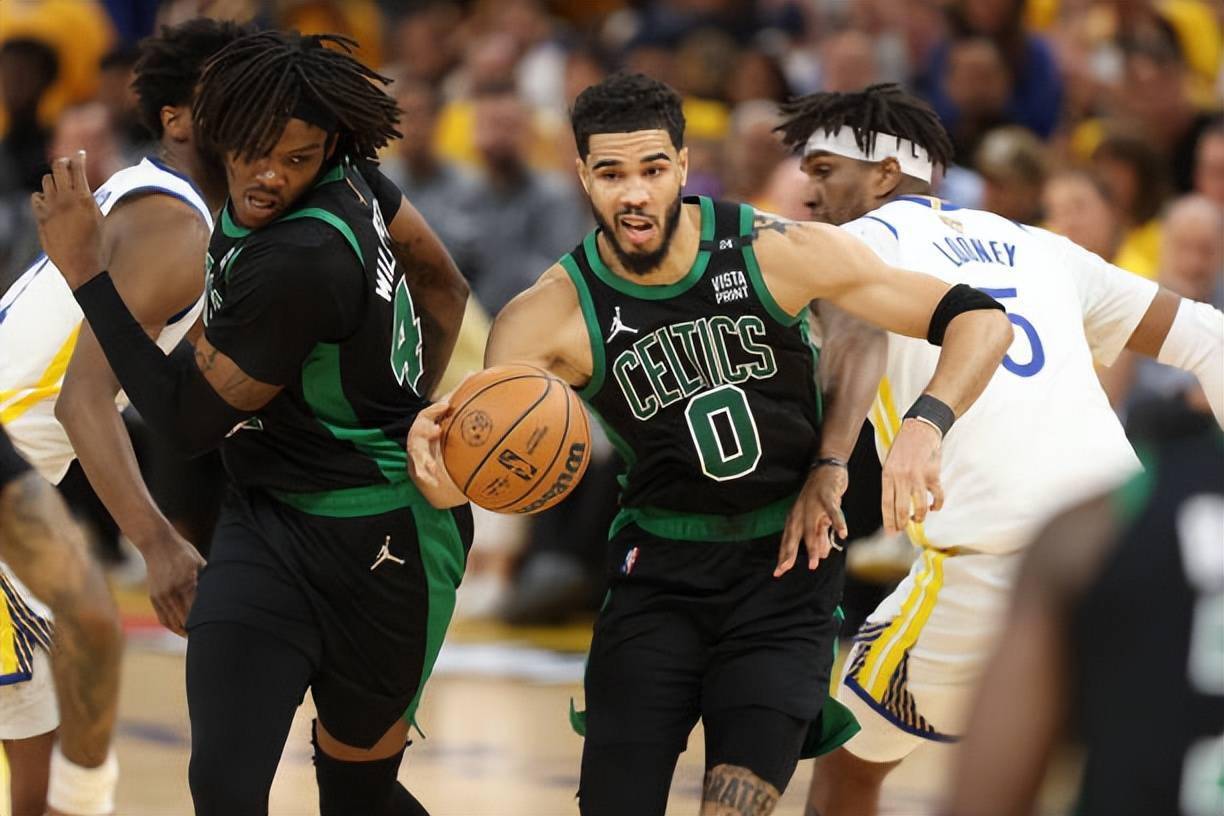 包含离谱！关键时刻深圳男篮调整名单以备欧联塔图姆在巴塞罗那比赛中刷新纪录，新疆广汇临场应变的词条