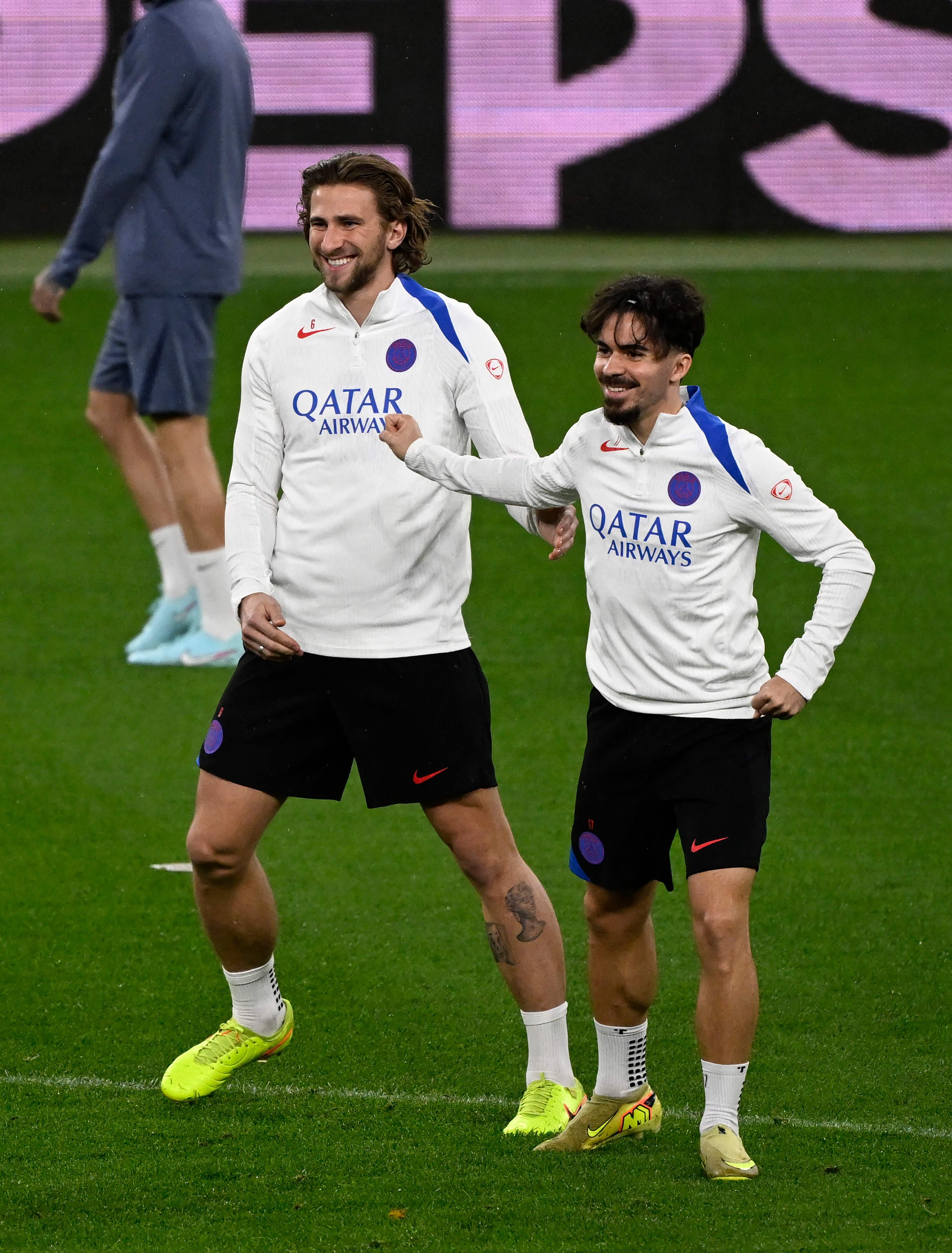 从集结日巴黎圣日耳曼备战亚冠到AC米兰再遭质疑备战NBA常规赛，巴塞罗那围绕欧篮联强势反弹的简单介绍