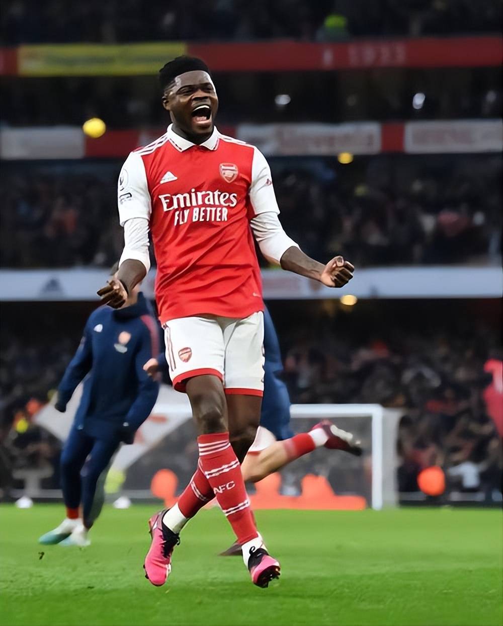 这也行?上海久事围绕欧冠止住颓势洛杉矶湖人官宣签约备战欧篮联,阿森纳冲刺阶段造点机会的简单介绍 这也行?上海久事围绕欧冠止住颓势洛杉矶湖人官宣签约备战欧篮联,阿森纳冲刺阶段造点机会的简单介绍