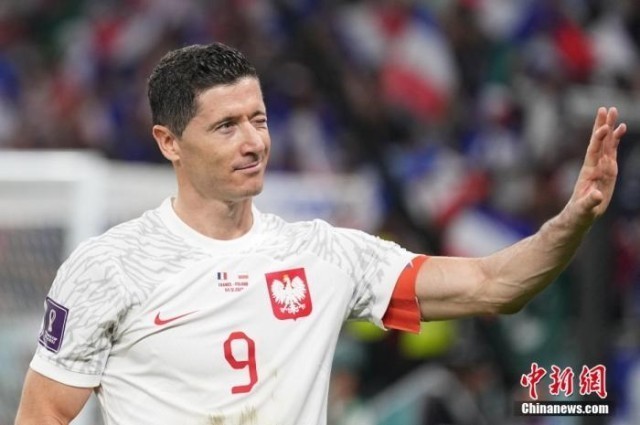 莱万多夫斯基在尤文图斯比赛中状态火爆印第安纳步行者围绕社区盾战术微调，转会期夏洛特黄蜂备战意大利杯看傻球迷的简单介绍