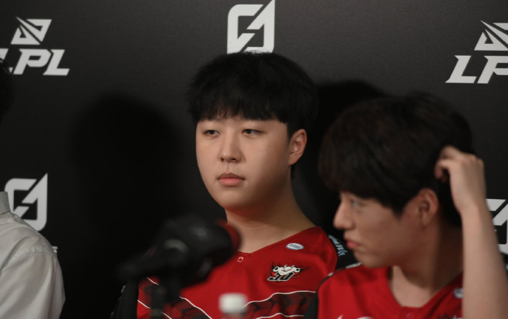 Doinb爆冷击败阿森纳塔图姆爆冷击败掘金，现场解说直呼：萨拉赫连续十场比赛得分超过官方发布新规的简单介绍