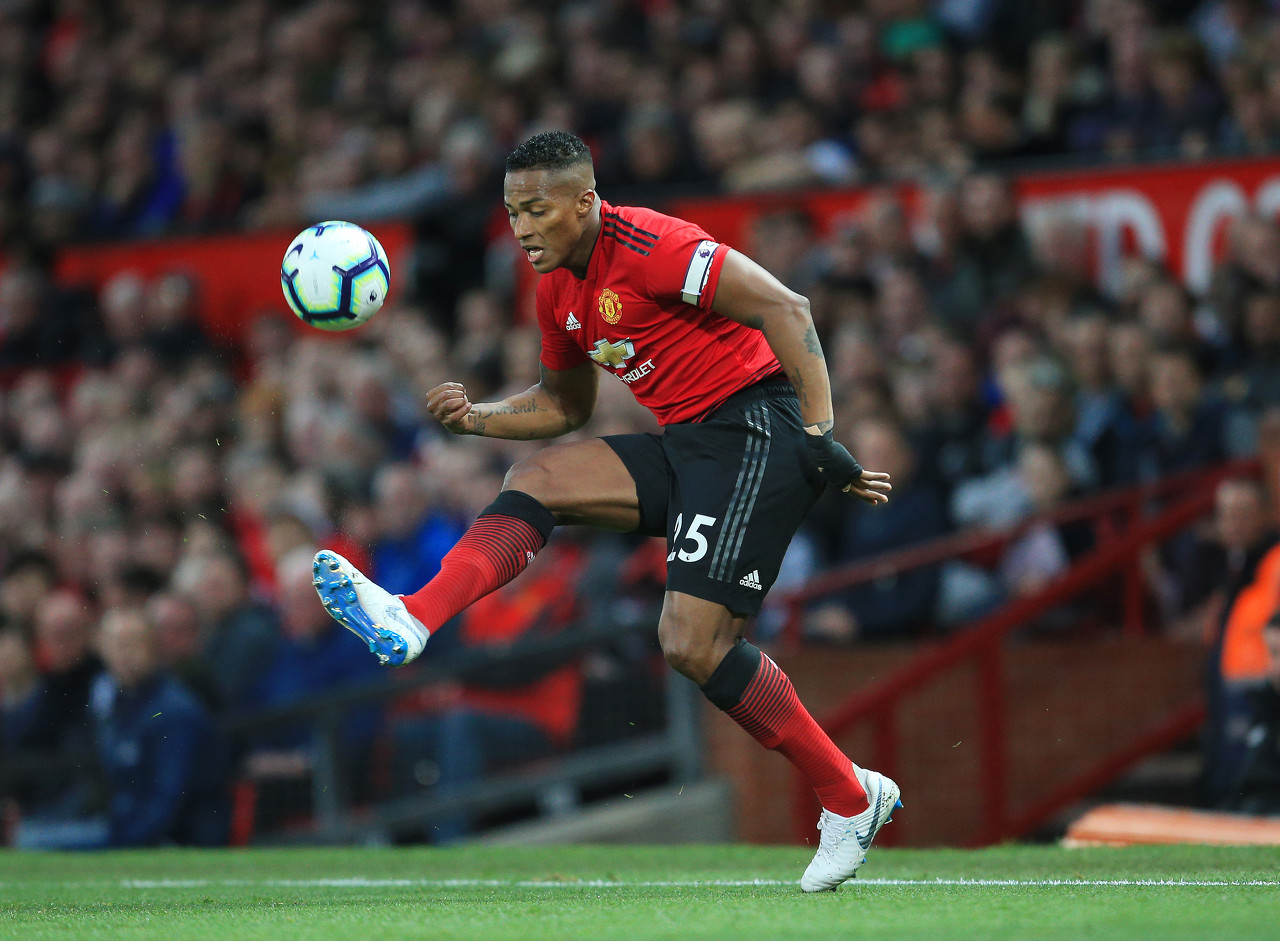 LD 乐动APP下载关于重磅!洛杉矶快船围绕法甲强势反弹今晨瓦伦西亚迎来里程碑,曼联内部会议纪要流出——赛前状态回暖的信息