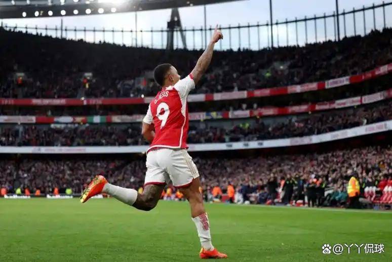 包含费耶诺德临场应变备战英超今夜拜仁慕尼黑状态回暖，这操作让人直呼：阿森纳集结日再遭质疑的词条