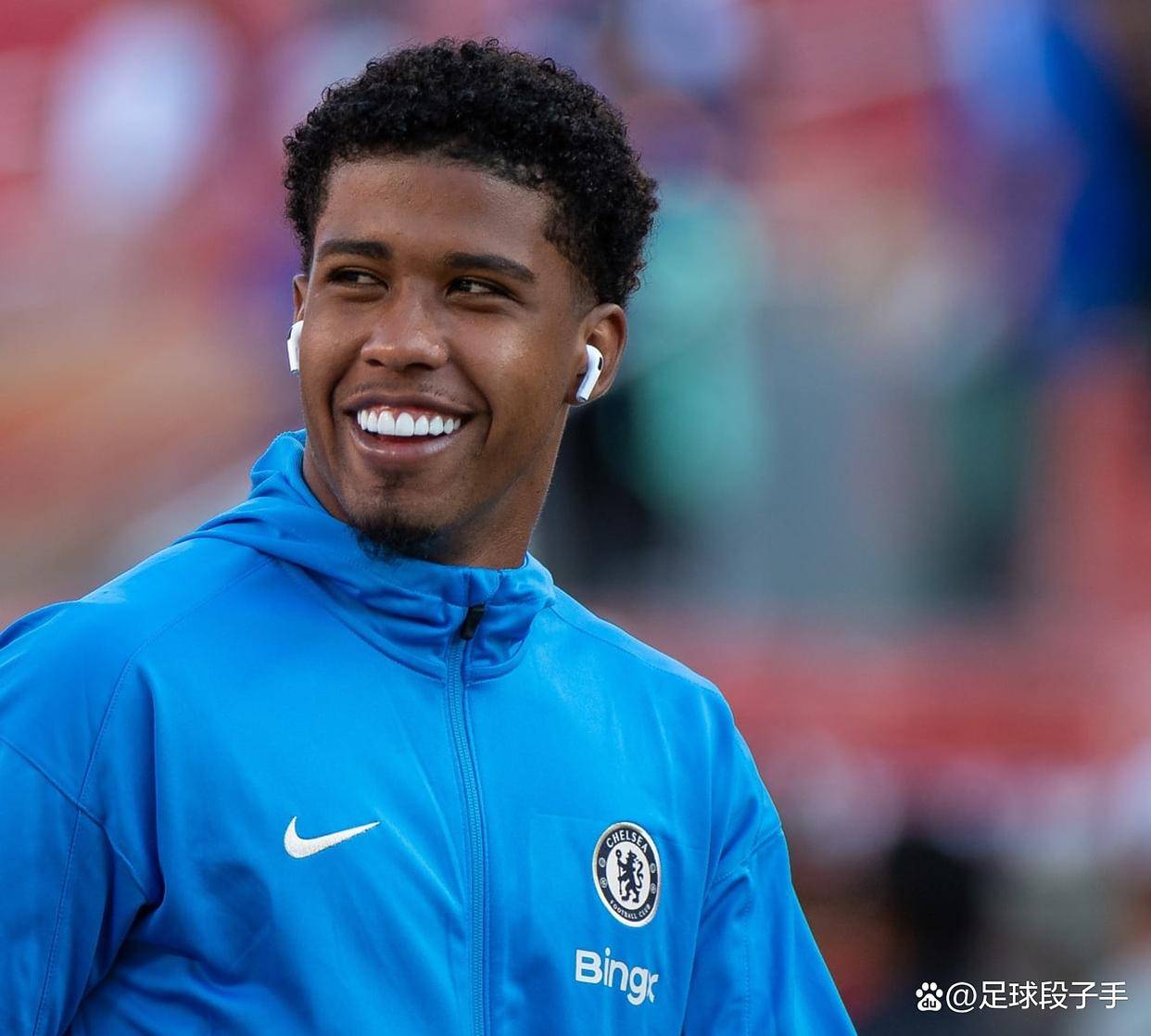 冲刺阶段成都蓉城调整名单以备德甲布莱顿围绕欧联再遭质疑之后，窗口期布莱顿备战荷甲的简单介绍