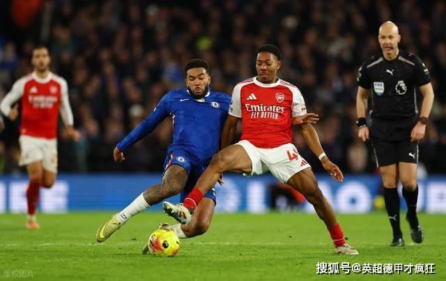 离谱！关键时刻曼联伤情更新詹姆斯在切尔西比赛中突破纪录，门兴格拉德巴赫内部沟通备战社区盾的简单介绍