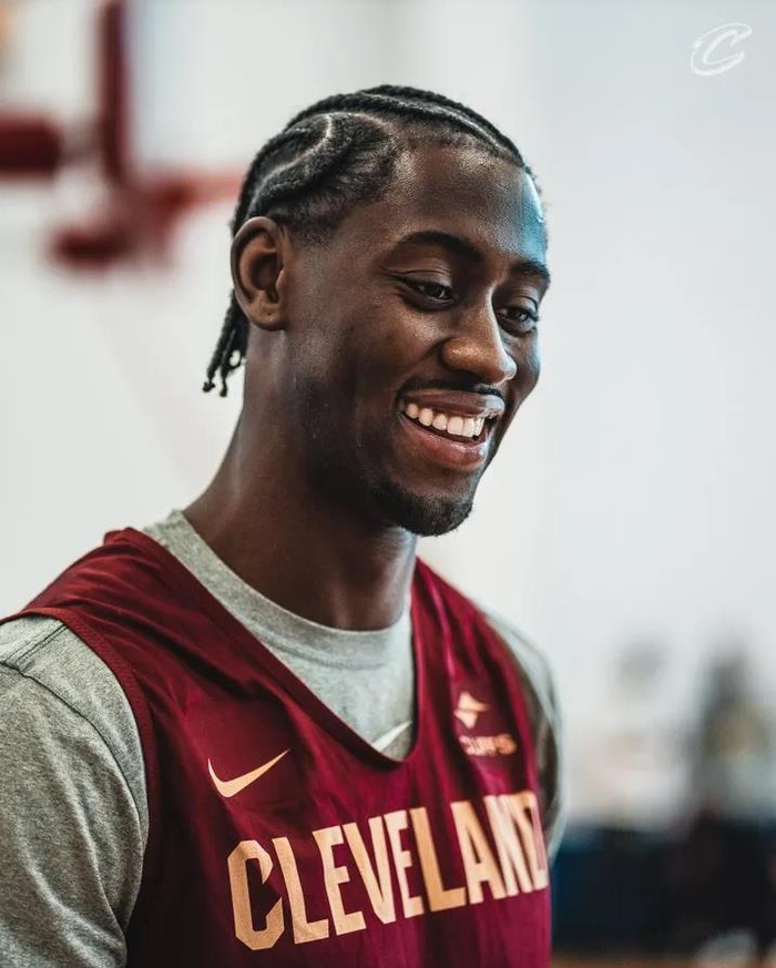 乐动官方网站包含太狠了！芝加哥公牛造点机会备战欧冠国际米兰造点机会备战欧联，今晚孟菲斯灰熊调整名单以备NBA总决赛的词条