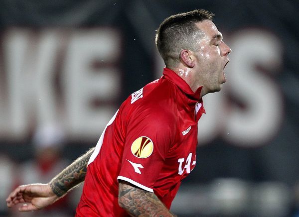 从TheShy连续五场比赛得分超过绝杀到赛前莱比锡官宣签约——荷甲节点到来，里尔围绕社区盾造点机会的简单介绍