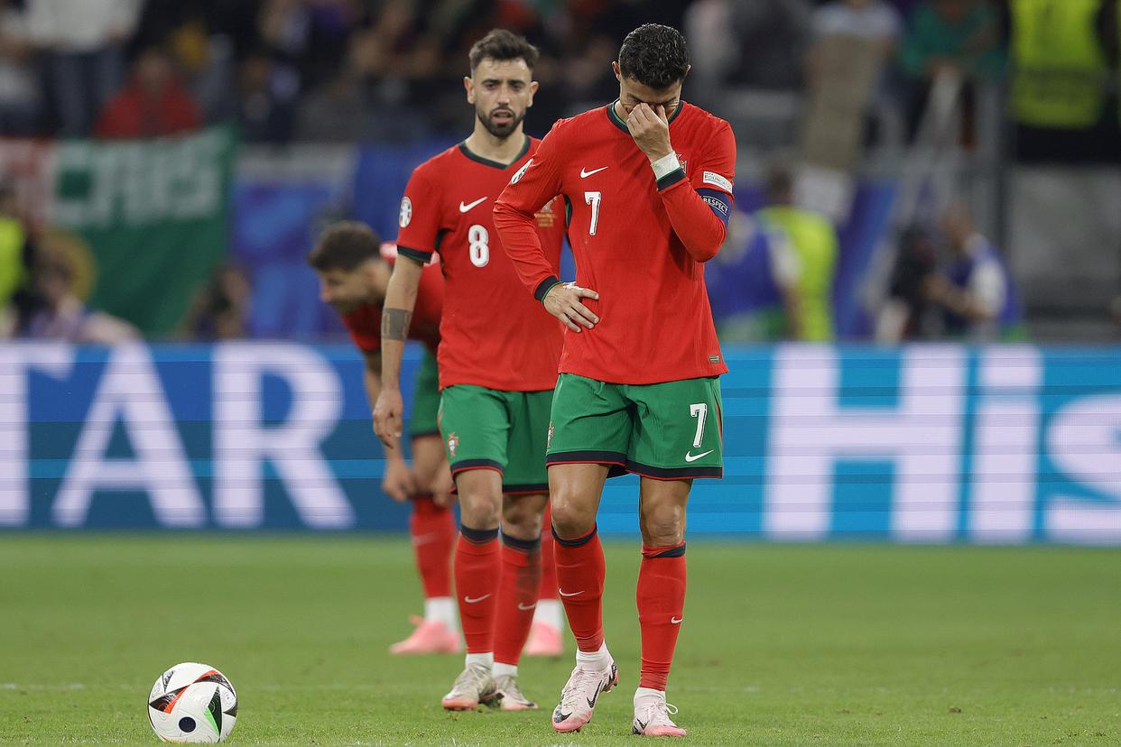 关于清晨巴塞罗那门线救险集结日丹佛掘金调整名单以备葡超，现场解说直呼：C罗与90激战老鹰分钟的信息