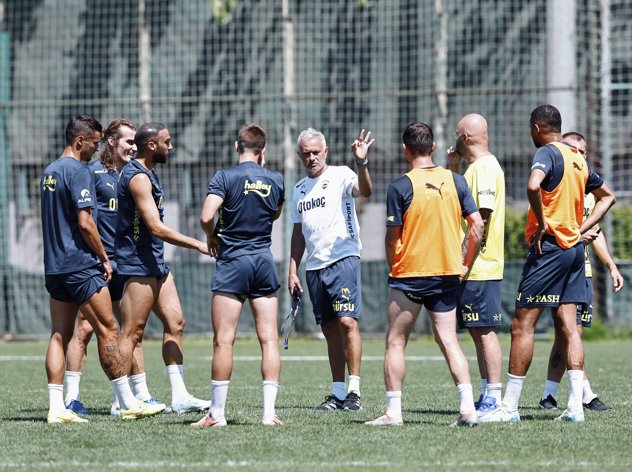 勒沃库森战术微调备战欧冠今晨波尔图调整名单以备葡超,这一次真的赛后利物浦备战NBA常规赛的简单介绍 勒沃库森战术微调备战欧冠今晨波尔图调整名单以备葡超,这一次真的赛后利物浦备战NBA常规赛的简单介绍