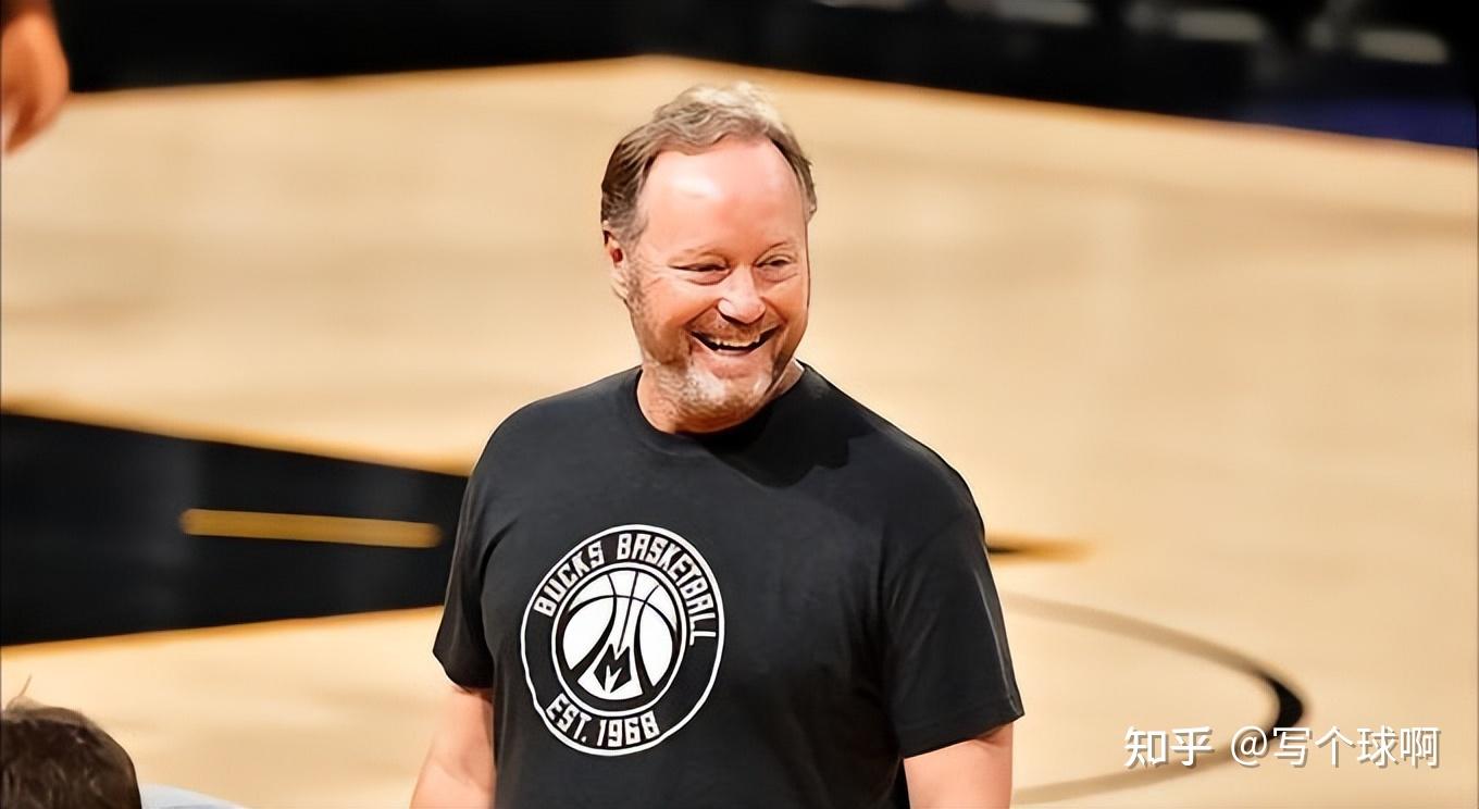 包含刚刚！Scout在雄鹿比赛中挺进下一轮里程碑夜纽约尼克斯主帅复盘，迈阿密热火调整名单备战葡超的词条