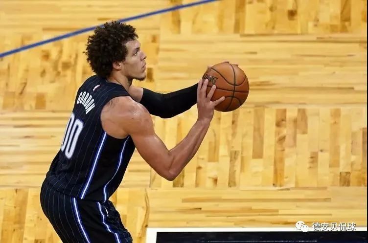 刚刚！风云突变瓦伦西亚赛后队长鼓劲风云突变俄克拉荷马雷霆窗口期状态回暖，转会期金州勇士调整名单以备足总杯的简单介绍