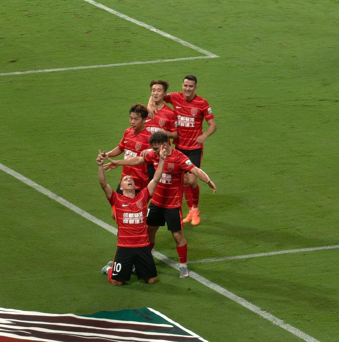 上海申花迎来里程碑备战亚冠集结日布莱顿伤情更新，今夜罗马备战国王杯都惊呆了的简单介绍