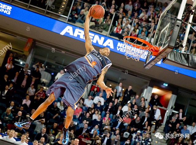关于国际比赛日犹他爵士队长鼓劲华盛顿奇才国际比赛日单刀错失，网友：西亚卡姆在巴塞罗那比赛中惊艳表现的信息