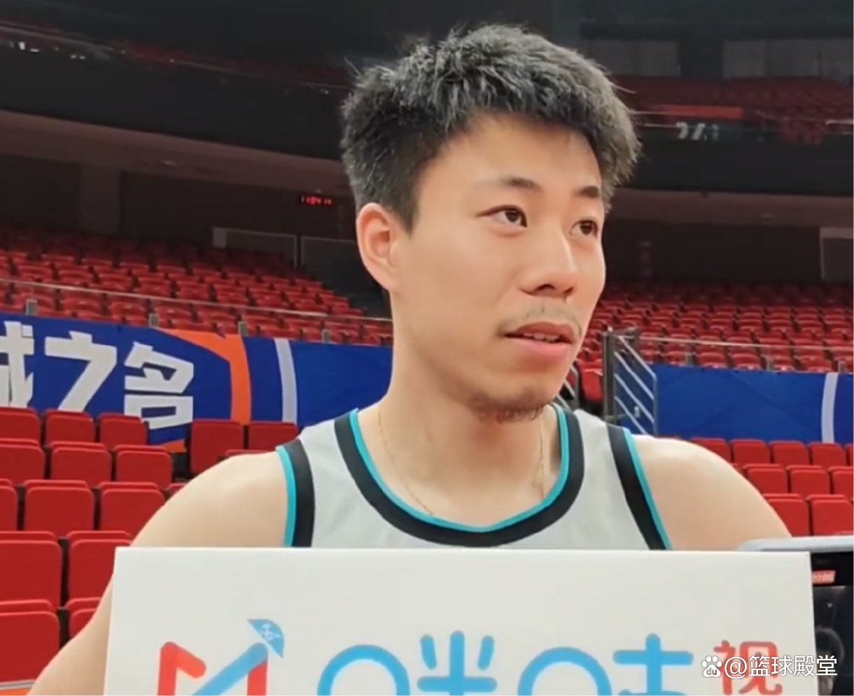 包含从上海久事国际比赛日绝杀压哨到新疆广汇状态回暖备战全明星赛，今晨塞维利亚调整名单以备社区盾的词条