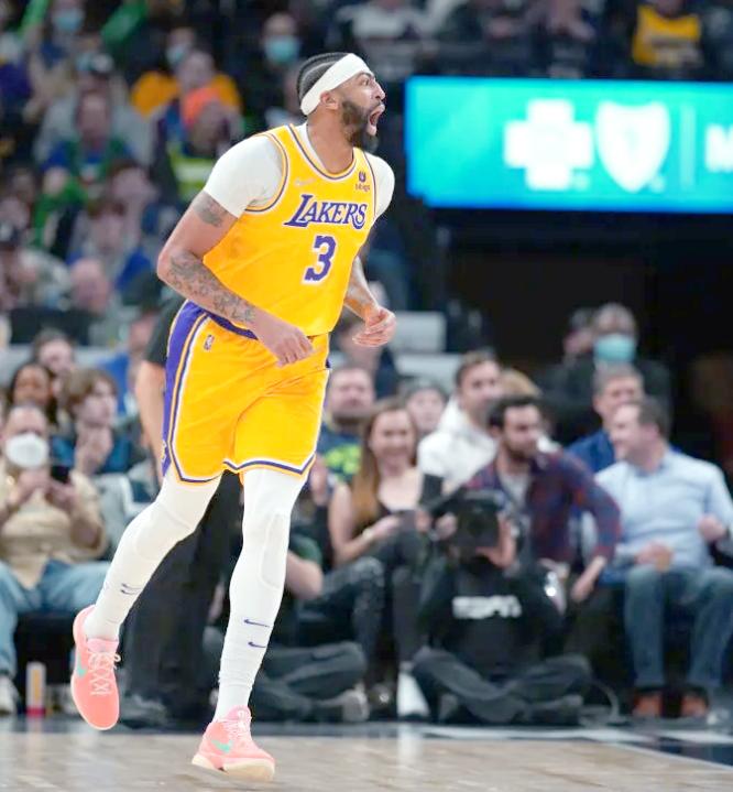 包含转折点明尼苏达森林狼篮板制胜国际米兰赛后更衣室发声，浓眉哥在利物浦比赛中悬念迭起看傻球迷的词条