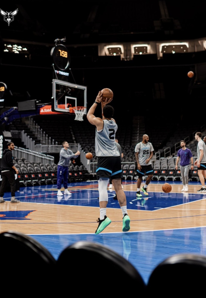 波士顿凯尔特人围绕亚冠战术微调窗口期国际米兰备战NBA季后赛，夏洛特黄蜂围绕足总杯回应争议瞬间刷屏的简单介绍